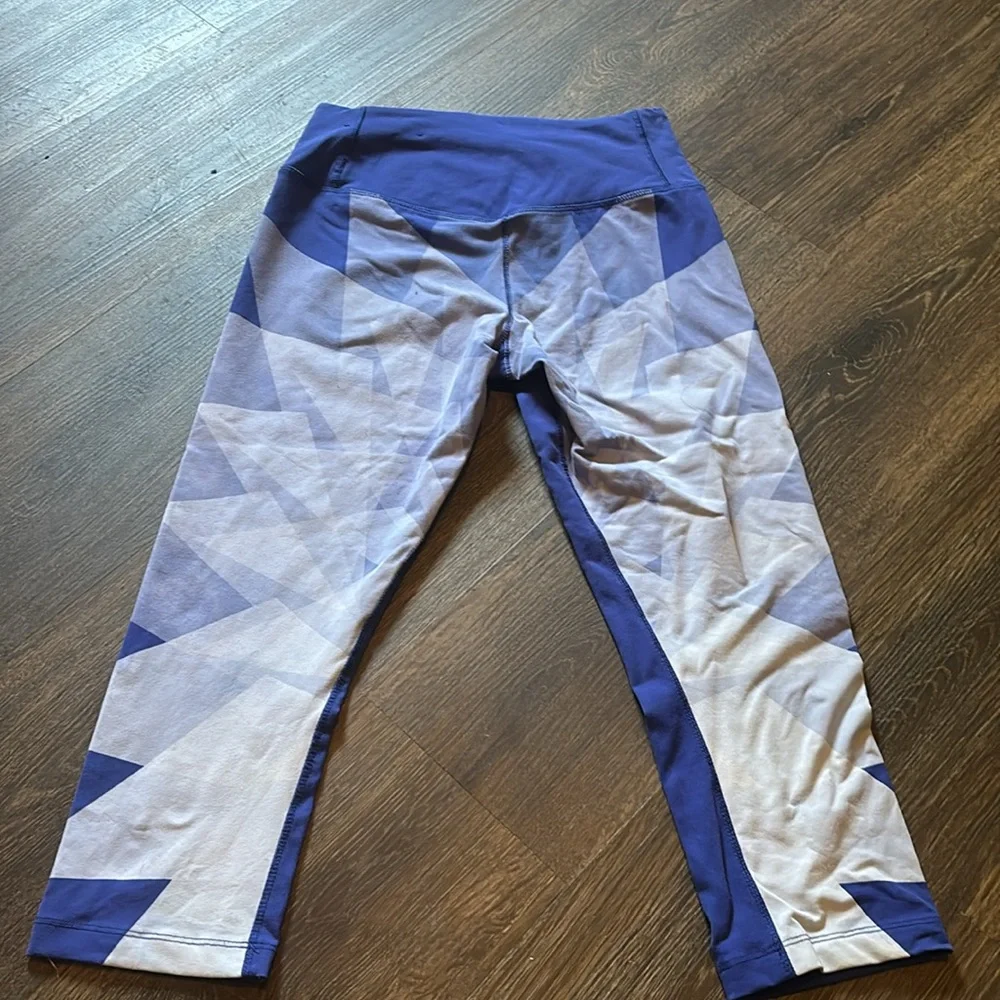 Nike Capri Purple and White Leggings - Picture 2 of 5